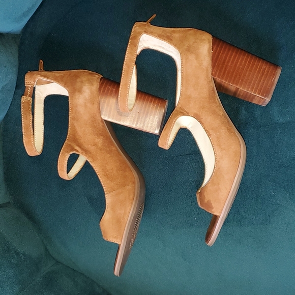 Seychelles Strappy Heels - Picture 4 of 7